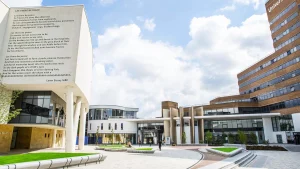 University of Huddersfield Eğitim Danışmanlığı